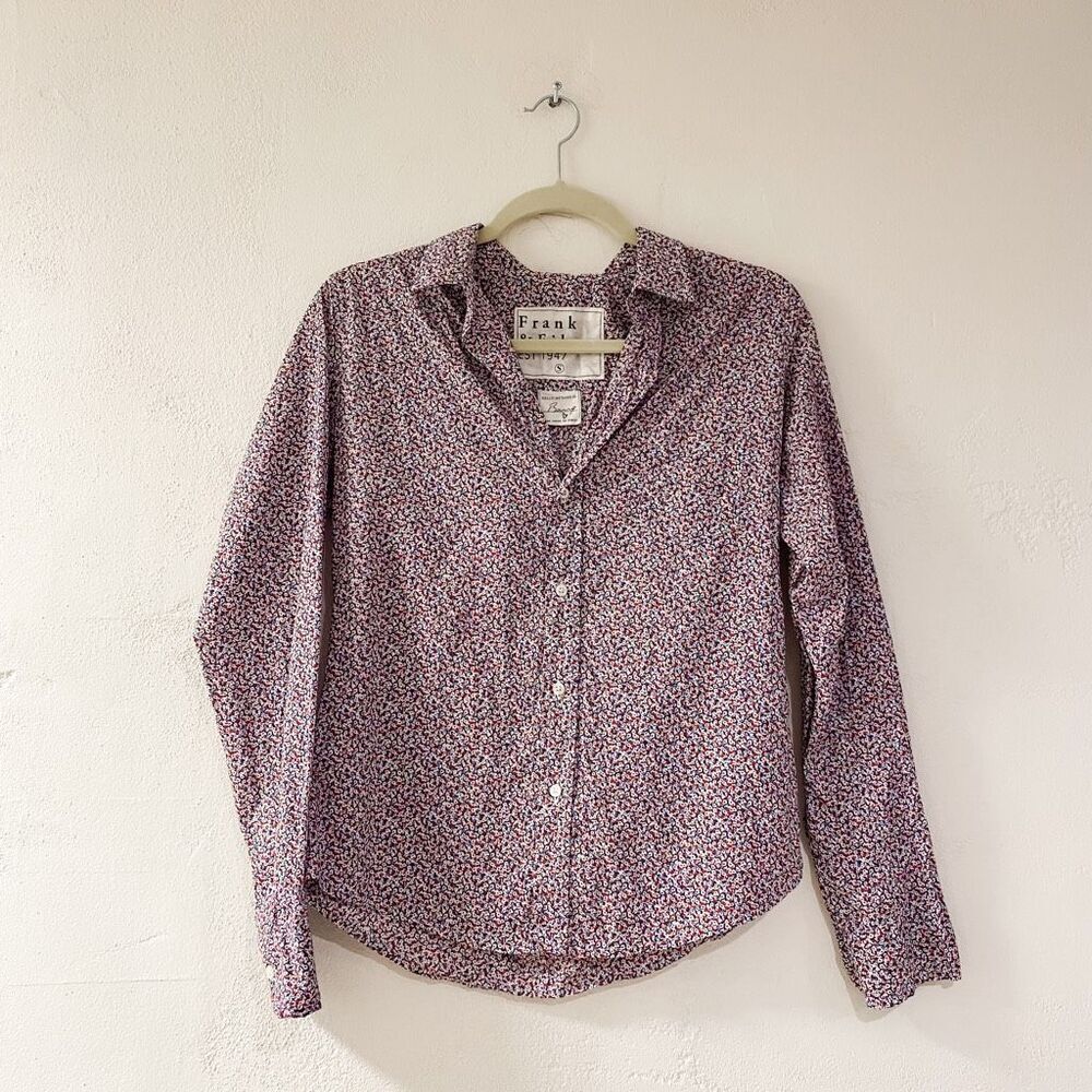 Frank & Eileen Barry Button Down Blouse in Red White Blue Floral Small